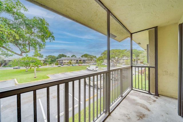 677 Trace Cir 211, Deerfield Beach, FL 33441