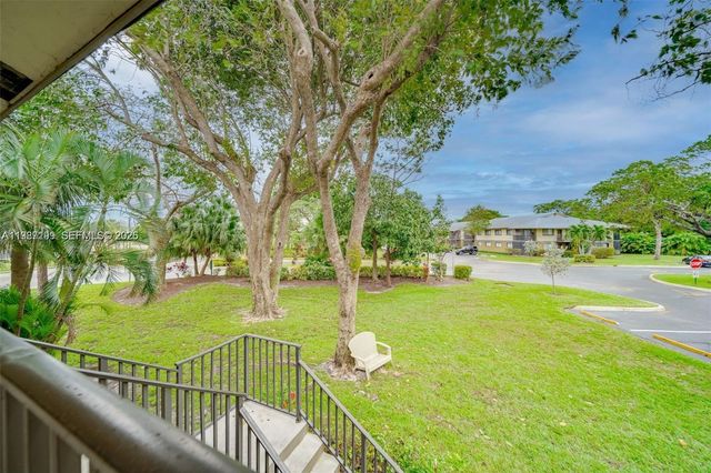 677 Trace Cir 211, Deerfield Beach, FL 33441