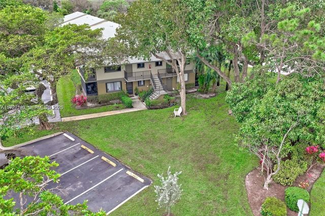 677 Trace Cir 211, Deerfield Beach, FL 33441