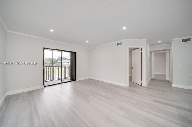 677 Trace Cir 211, Deerfield Beach, FL 33441