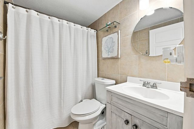 8409 Forest Hills Drive 206, Coral Springs, FL 33065