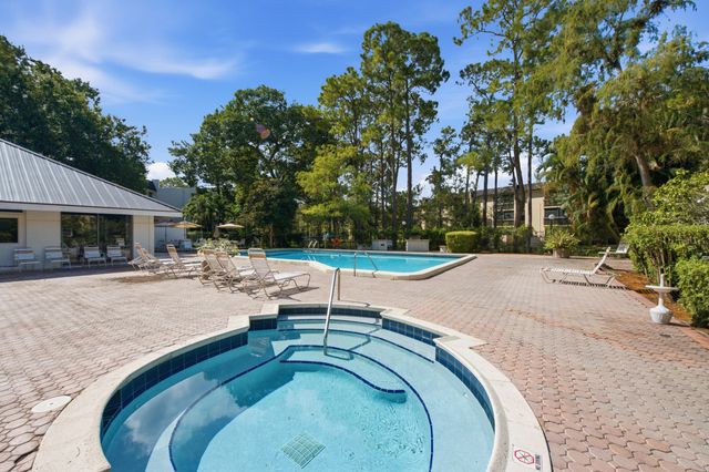 8409 Forest Hills Drive 206, Coral Springs, FL 33065