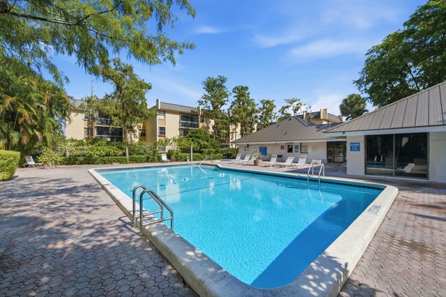 8409 Forest Hills Drive 206, Coral Springs, FL 33065
