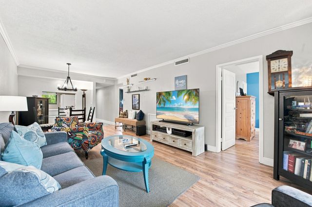 8409 Forest Hills Drive 206, Coral Springs, FL 33065