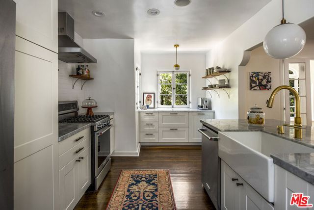 6749 Whitley Terrace, Los Angeles, CA 90068