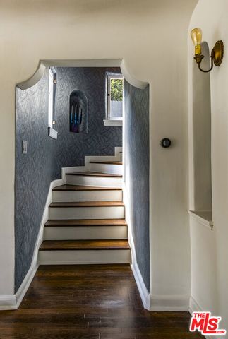 6749 Whitley Terrace, Los Angeles, CA 90068