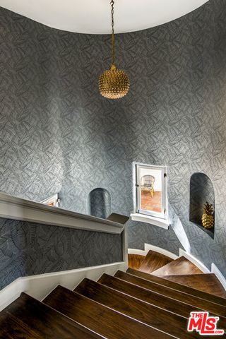 6749 Whitley Terrace, Los Angeles, CA 90068