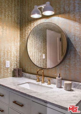 6749 Whitley Terrace, Los Angeles, CA 90068