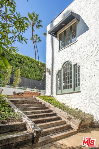 6749 Whitley Terrace, Los Angeles, CA 90068