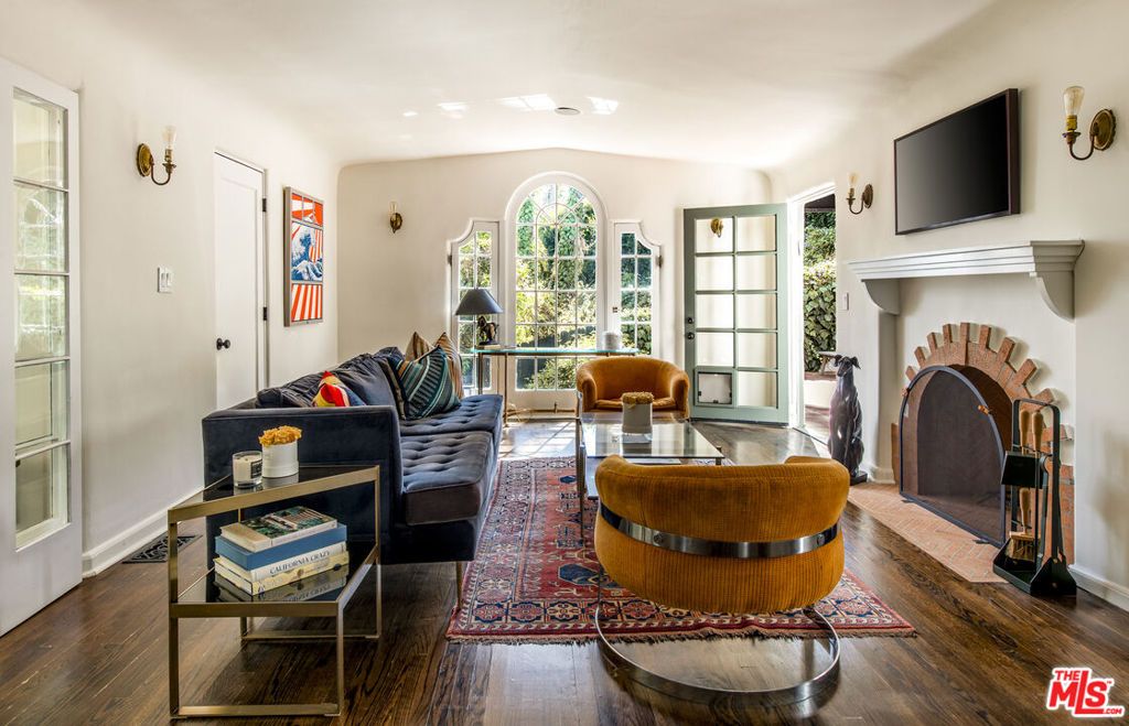 6749 Whitley Terrace, Los Angeles, CA 90068