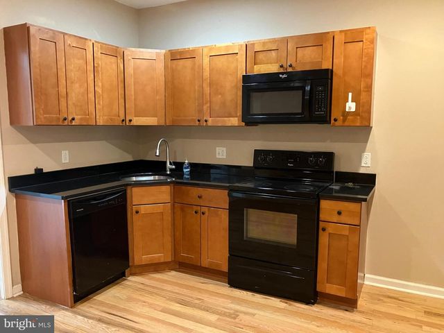 423 N 40TH ST, Philadelphia, PA 19104