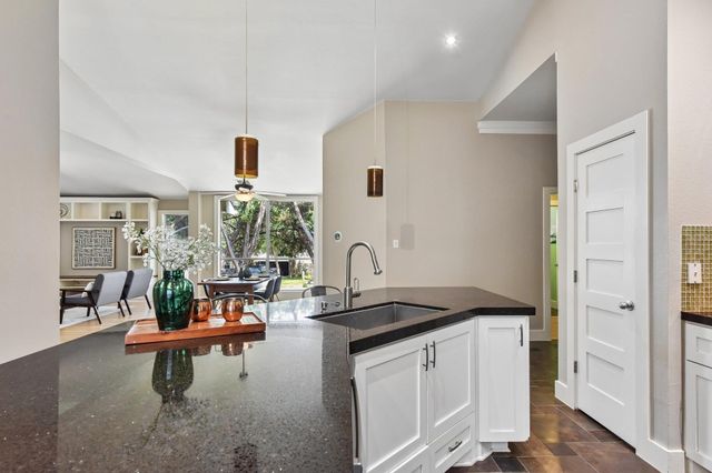 5815 Lomita Verde CIR, Austin, TX 78749