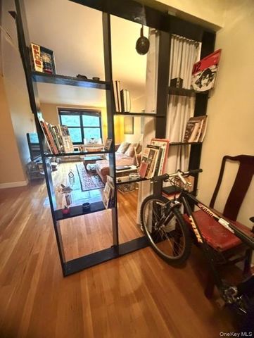 139-15 83rd Avenue 527, Briarwood, NY 11435