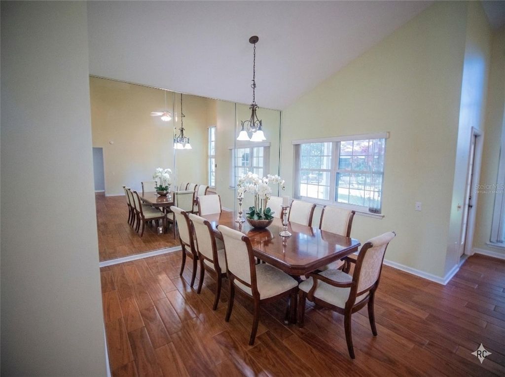 Image 11 of property listing at 3561 VENTURA CLUB CIRCLE, Orlando, FL 32822