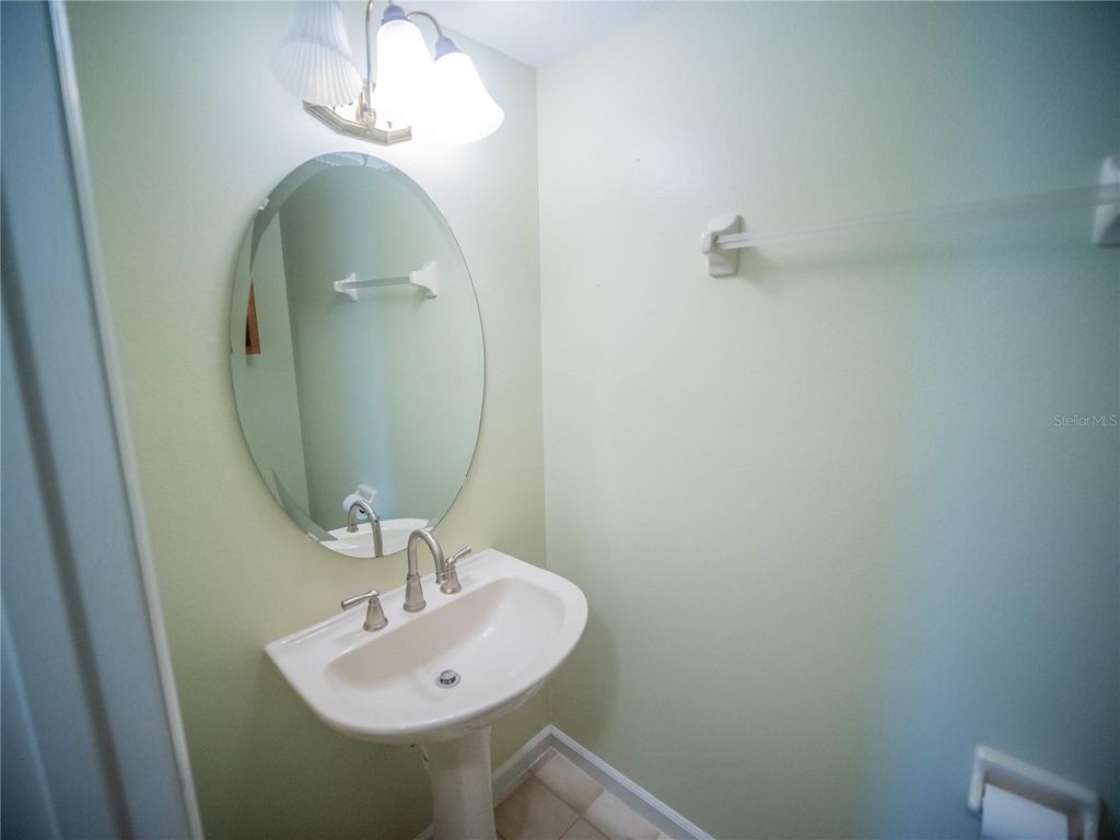 Image 20 of property listing at 3561 VENTURA CLUB CIRCLE, Orlando, FL 32822