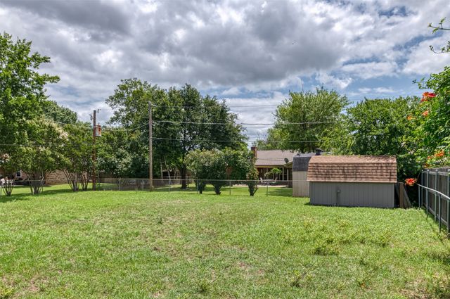 6540 Victoria Avenue, North Richland Hills, TX 76180