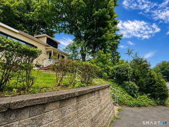 5167 Main Street, Trumbull, CT 06611