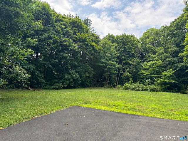 5167 Main Street, Trumbull, CT 06611