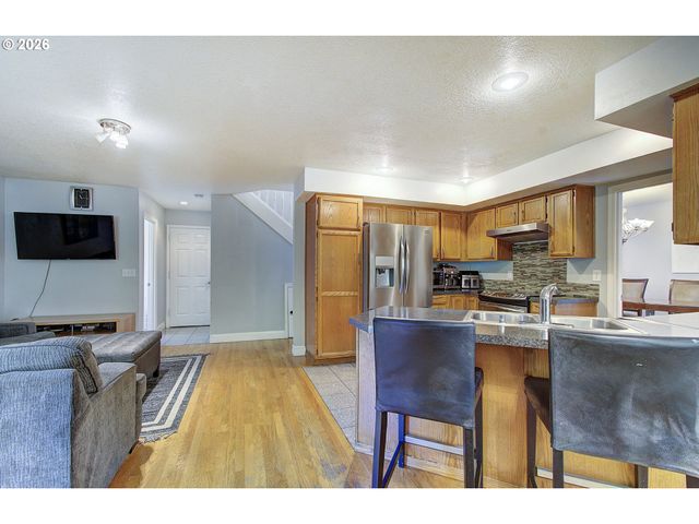 1556 Ne 27TH Ter, Gresham, OR 97030