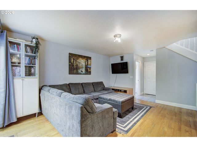 1556 Ne 27TH Ter, Gresham, OR 97030
