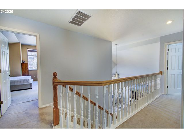 1556 Ne 27TH Ter, Gresham, OR 97030