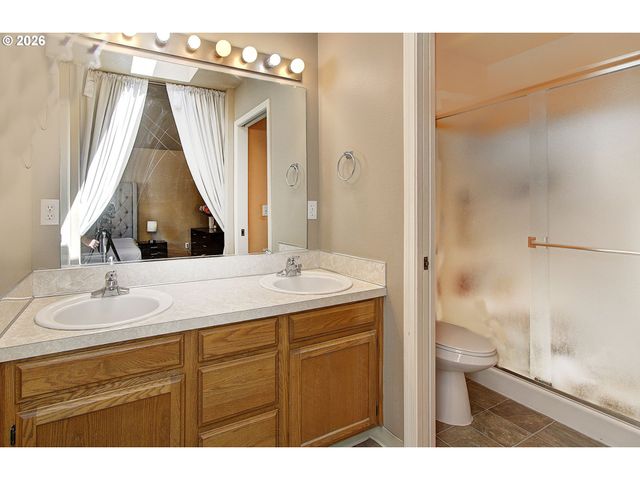 1556 Ne 27TH Ter, Gresham, OR 97030