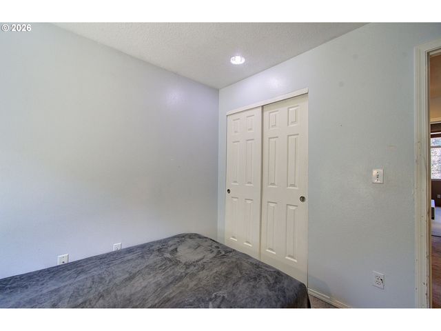 1556 Ne 27TH Ter, Gresham, OR 97030