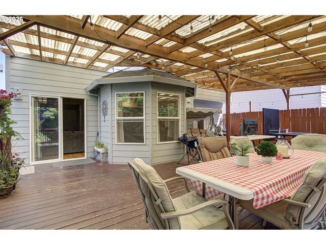 1556 Ne 27TH Ter, Gresham, OR 97030