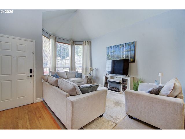 1556 Ne 27TH Ter, Gresham, OR 97030