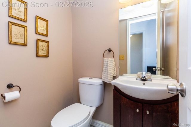 26541 Summerdale Drive, Southfield, MI 48033