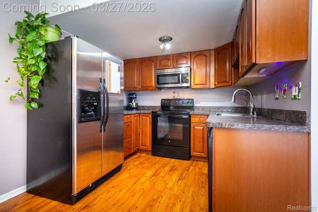 26541 Summerdale Drive, Southfield, MI 48033