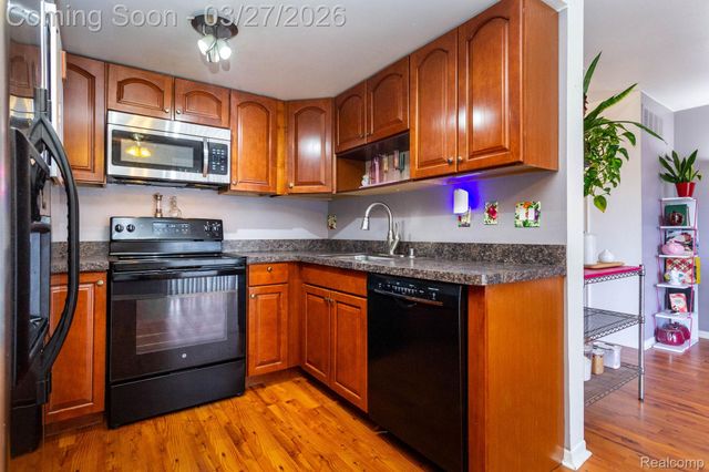 26541 Summerdale Drive, Southfield, MI 48033