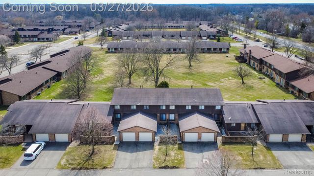 26541 Summerdale Drive, Southfield, MI 48033