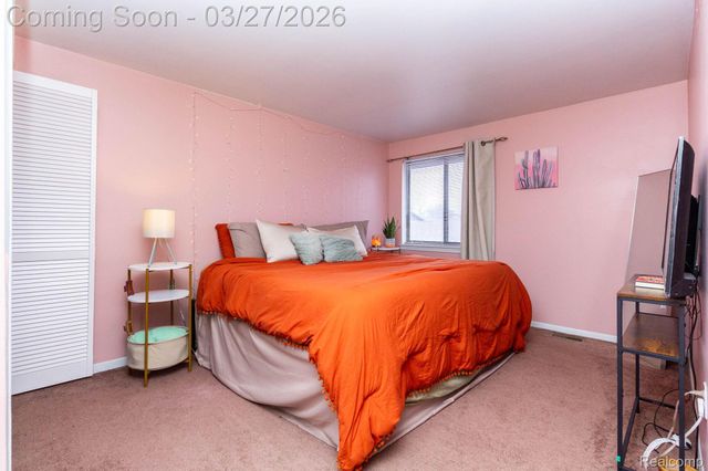 26541 Summerdale Drive, Southfield, MI 48033