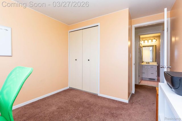 26541 Summerdale Drive, Southfield, MI 48033