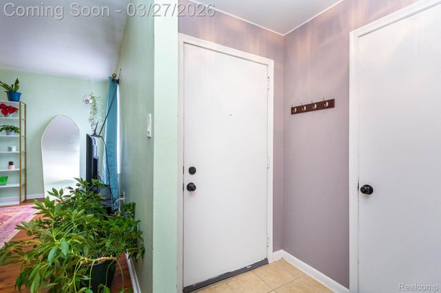 26541 Summerdale Drive, Southfield, MI 48033