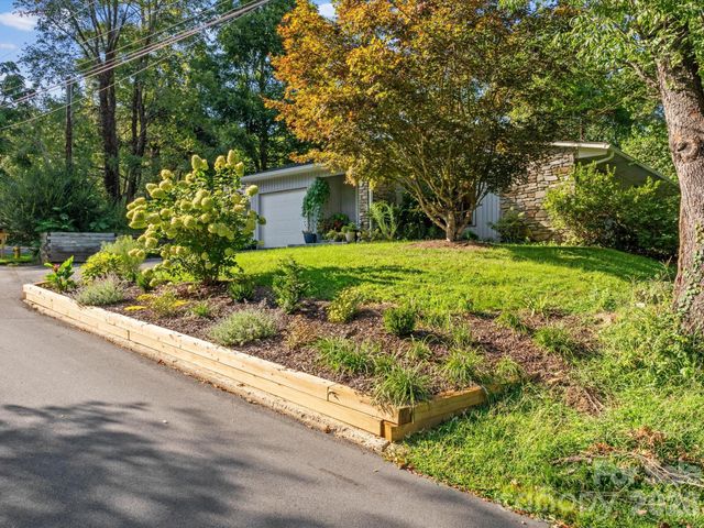 110 Aurora Drive, Asheville, NC 28805