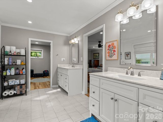 110 Aurora Drive, Asheville, NC 28805