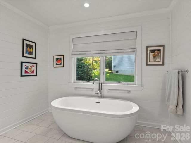110 Aurora Drive, Asheville, NC 28805