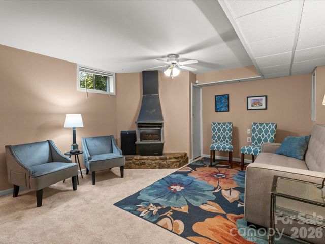 110 Aurora Drive, Asheville, NC 28805