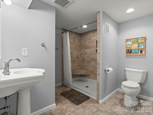 110 Aurora Drive, Asheville, NC 28805