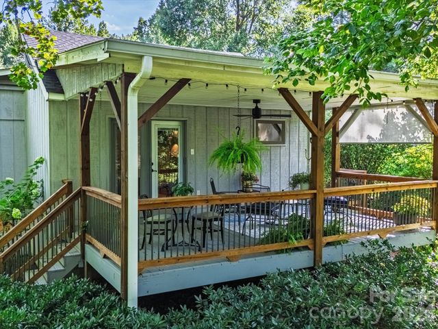 110 Aurora Drive, Asheville, NC 28805