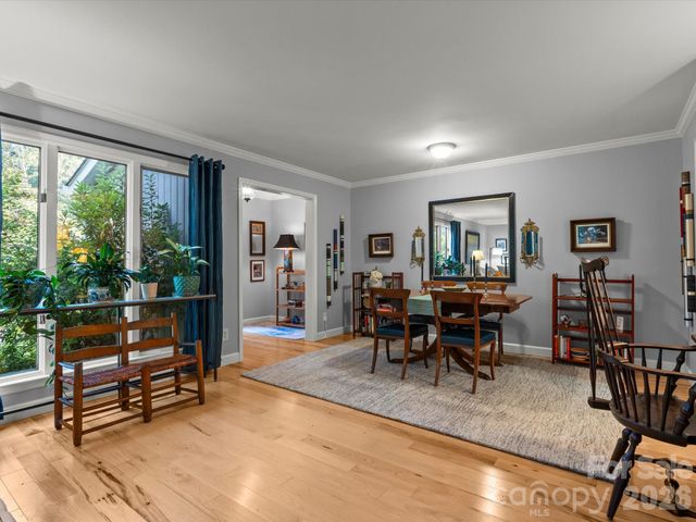 110 Aurora Drive, Asheville, NC 28805