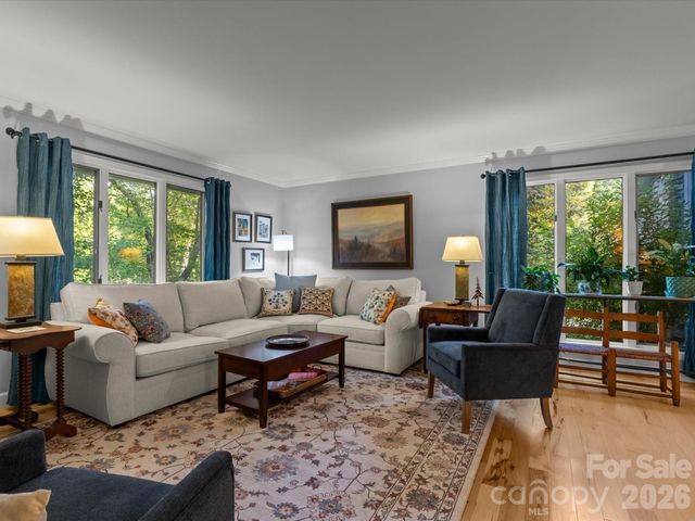 110 Aurora Drive, Asheville, NC 28805