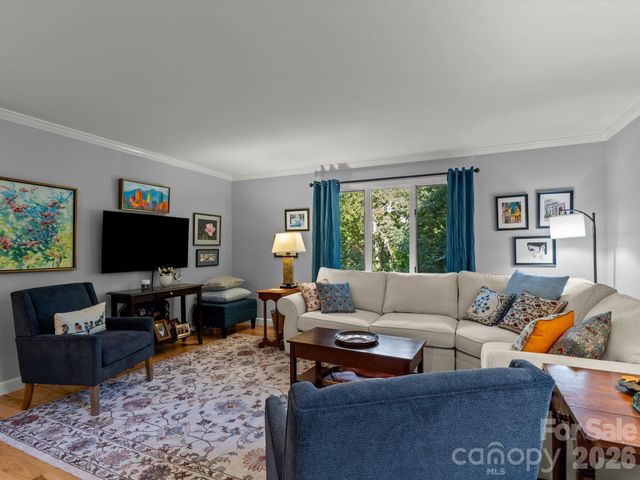 110 Aurora Drive, Asheville, NC 28805