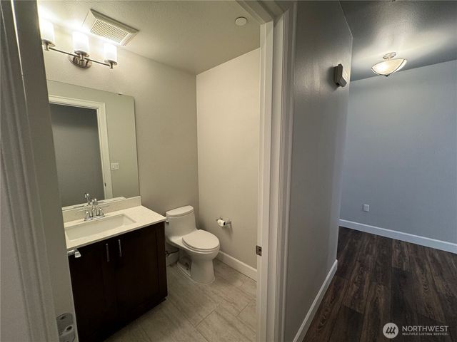 4691 Main St #416, Tacoma, WA 98407