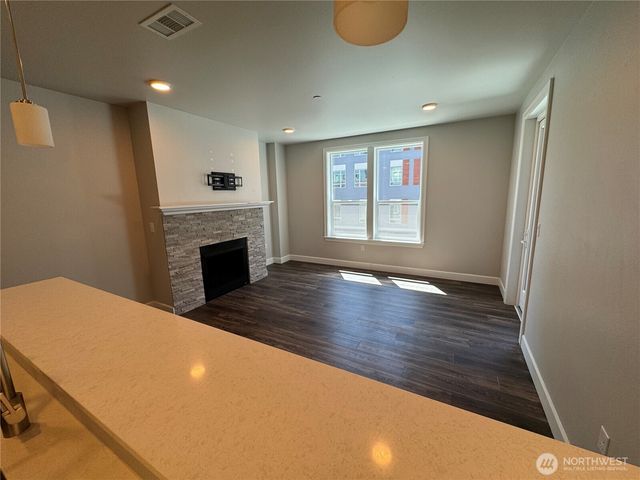 4691 Main St #416, Tacoma, WA 98407