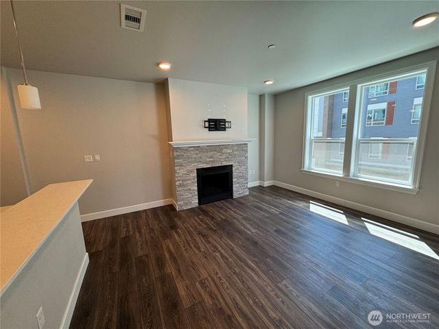 4691 Main St #416, Tacoma, WA 98407