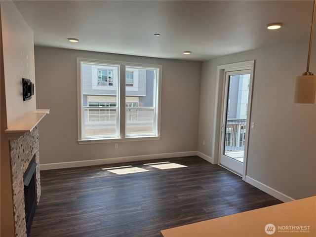 4691 Main St #416, Tacoma, WA 98407