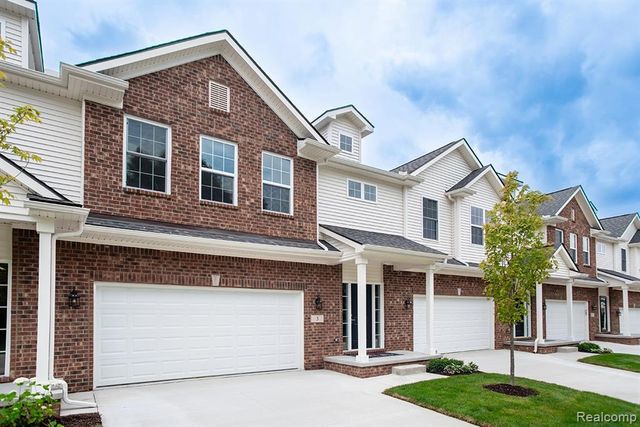 3 Grandview Cir Grandview Circle 71, White Lake, MI 48386